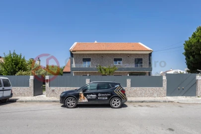 Moradia T6 para Venda em Fernao Ferro