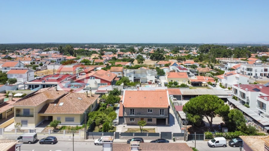 Moradia T6 para Venda em Fernao Ferro Foto 51