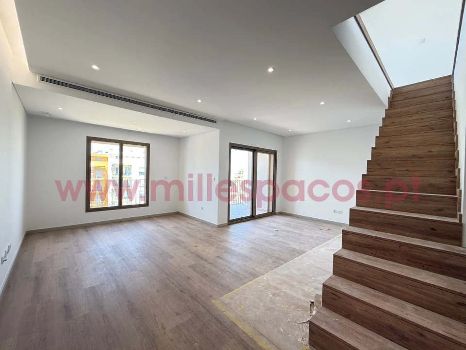 Apartamento T4 para Venda em Montijo e Afonsoeiro Foto 1