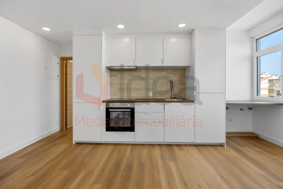 Apartamento T1 para Venda em Amora Foto 4