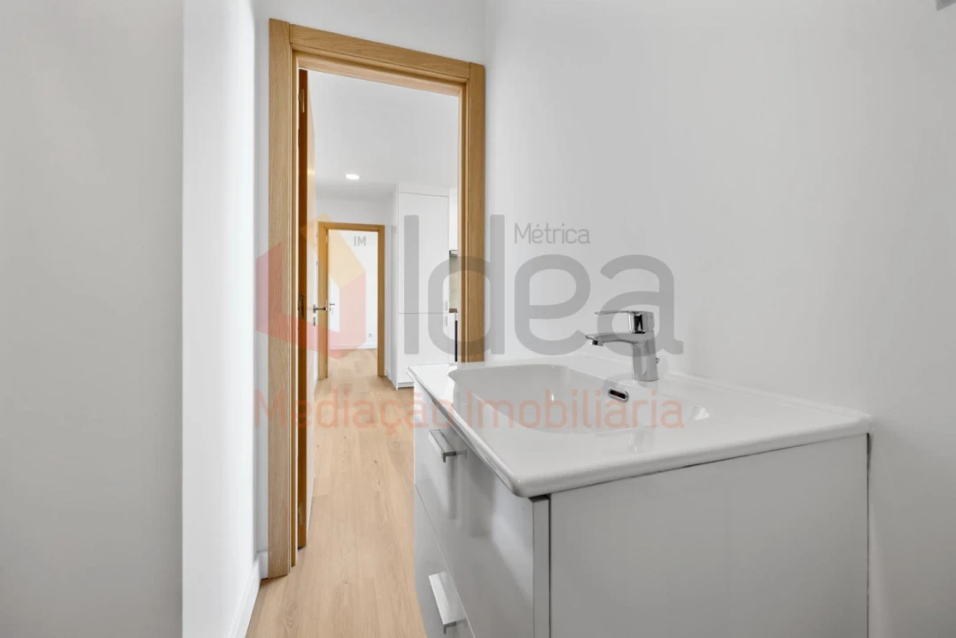 Apartamento T1 para Venda em Amora Foto 10