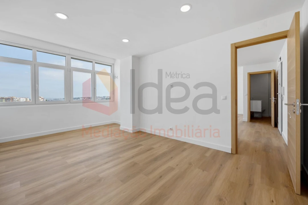 Apartamento T1 para Venda em Amora Foto 14