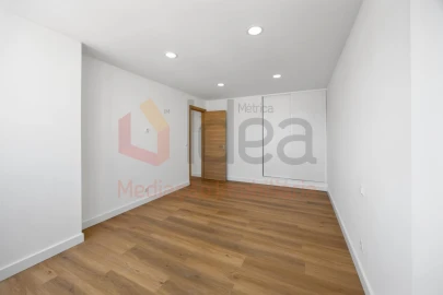 Apartamento T1 para Venda em Amora