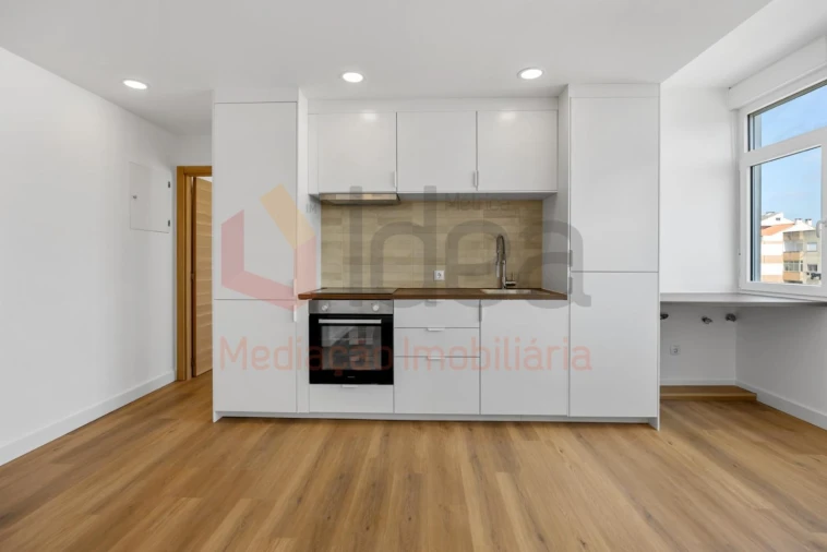 Apartamento T1 para Venda em Amora Foto 4