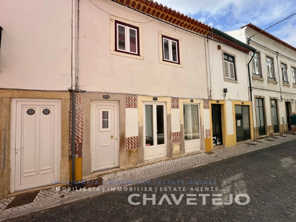 Prédio para Venda em São João Baptista e Santa Maria dos Olivais Foto 1