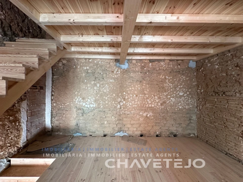 Prédio para Venda em São João Baptista e Santa Maria dos Olivais Foto 3