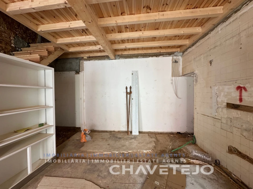Prédio para Venda em São João Baptista e Santa Maria dos Olivais Foto 11