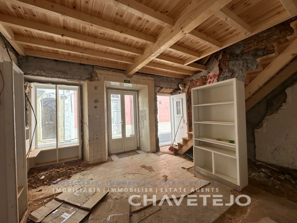Prédio para Venda em São João Baptista e Santa Maria dos Olivais Foto 12