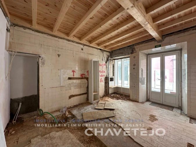Prédio para Venda em São João Baptista e Santa Maria dos Olivais Foto 14