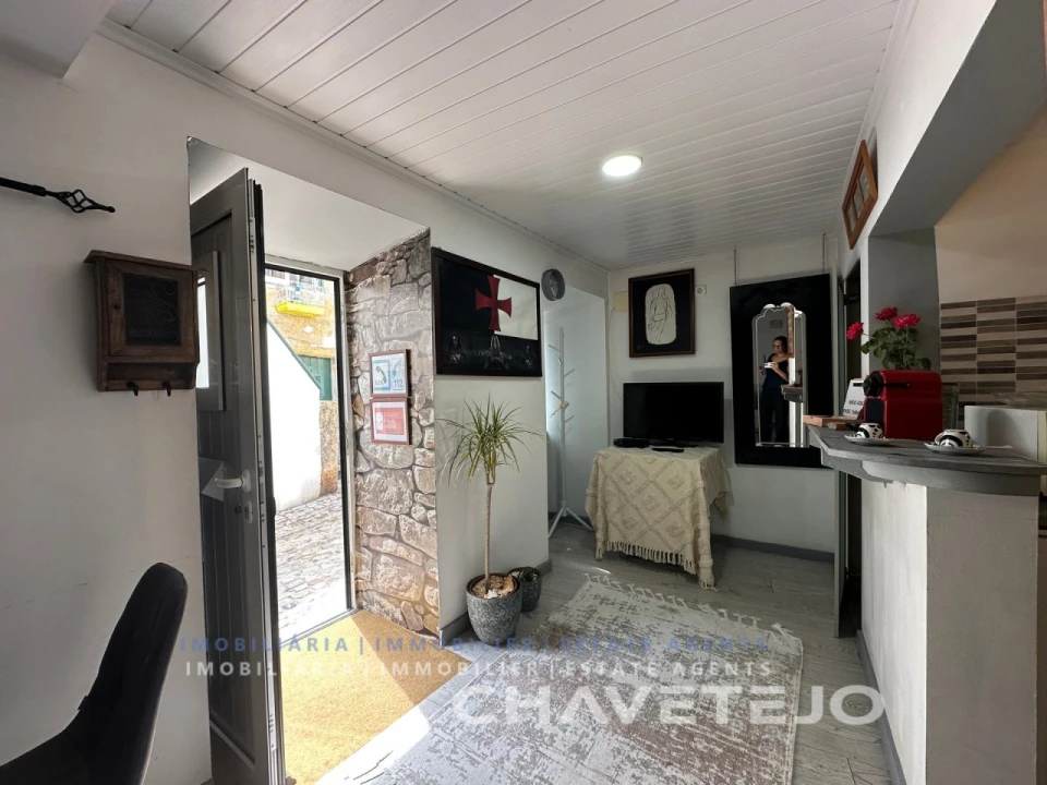 Prédio para Venda em São João Baptista e Santa Maria dos Olivais Foto 18