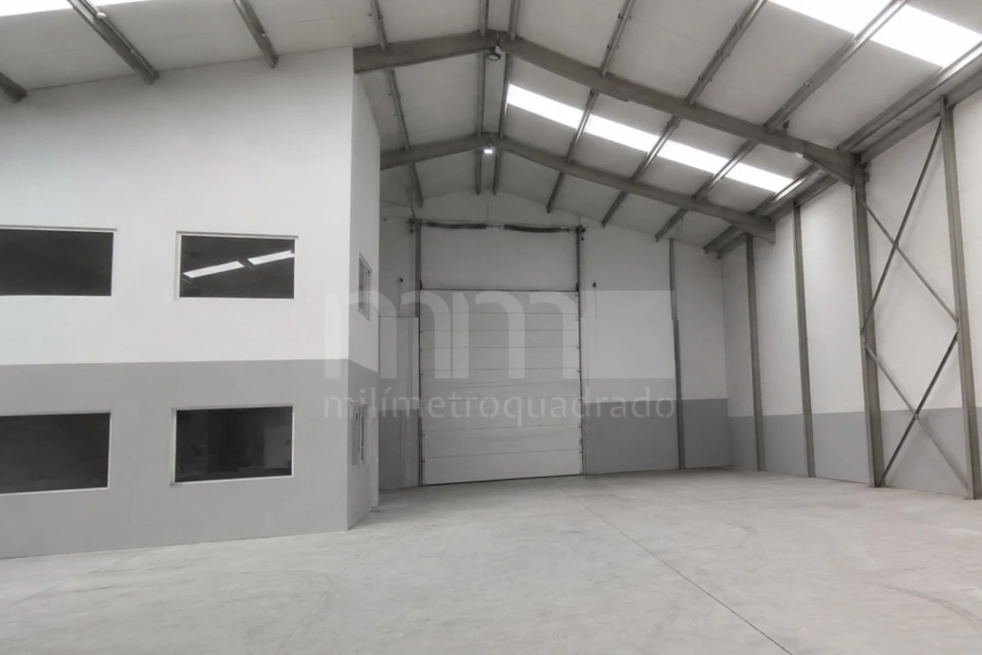 Armazém para Venda em Vila Nova de Anha Foto 3