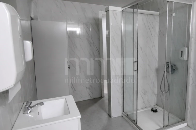 Armazém para Venda em Vila Nova de Anha Foto 5