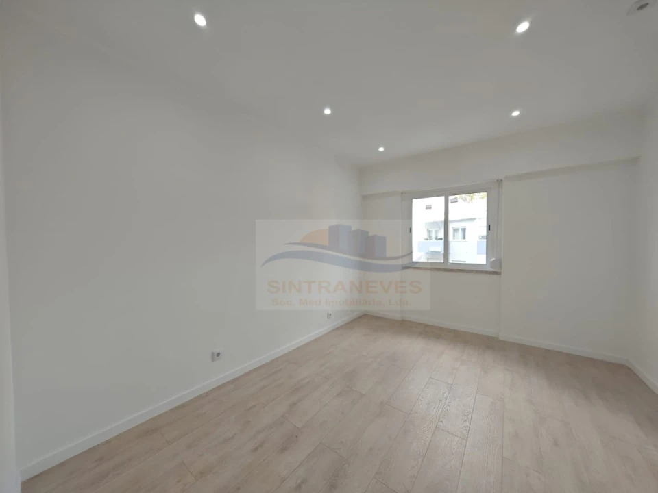 Apartamento T2 para Venda em Cacém e São Marcos Foto 4