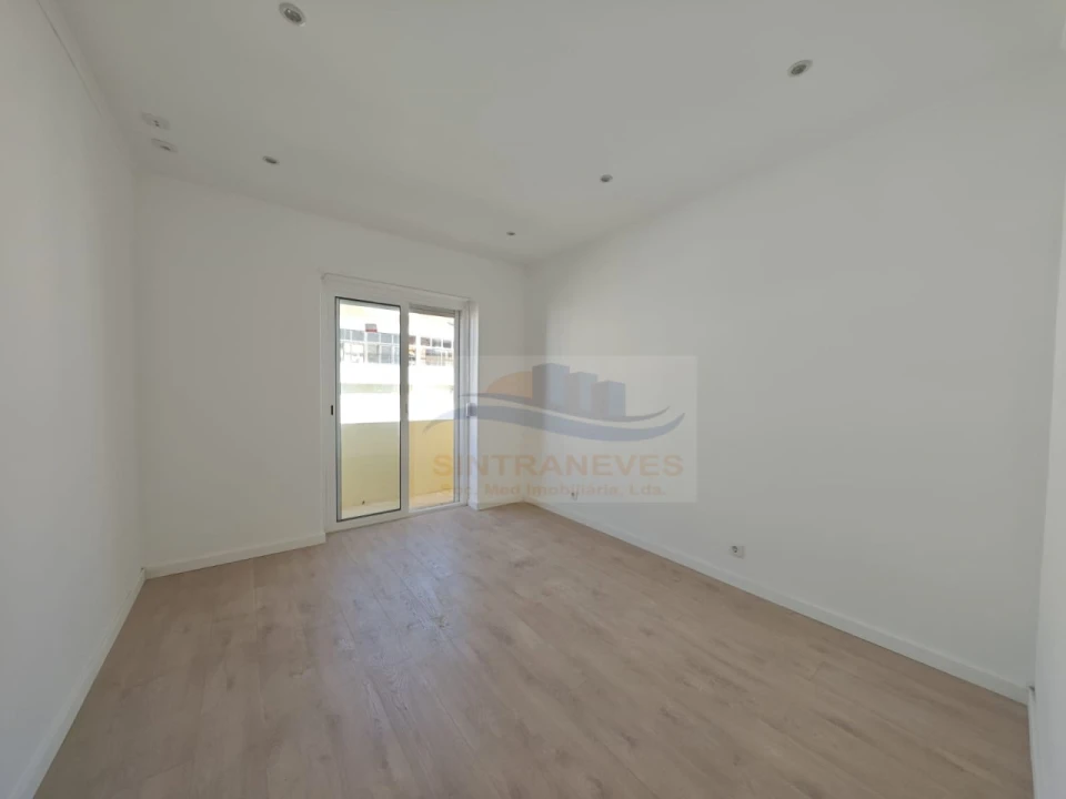 Apartamento T2 para Venda em Cacém e São Marcos Foto 5