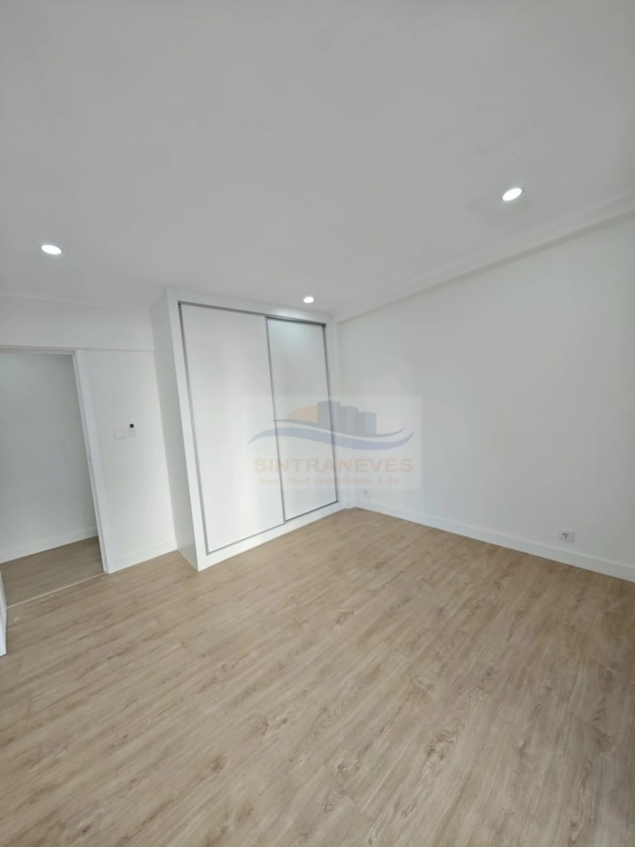 Apartamento T2 para Venda em Cacém e São Marcos Foto 11