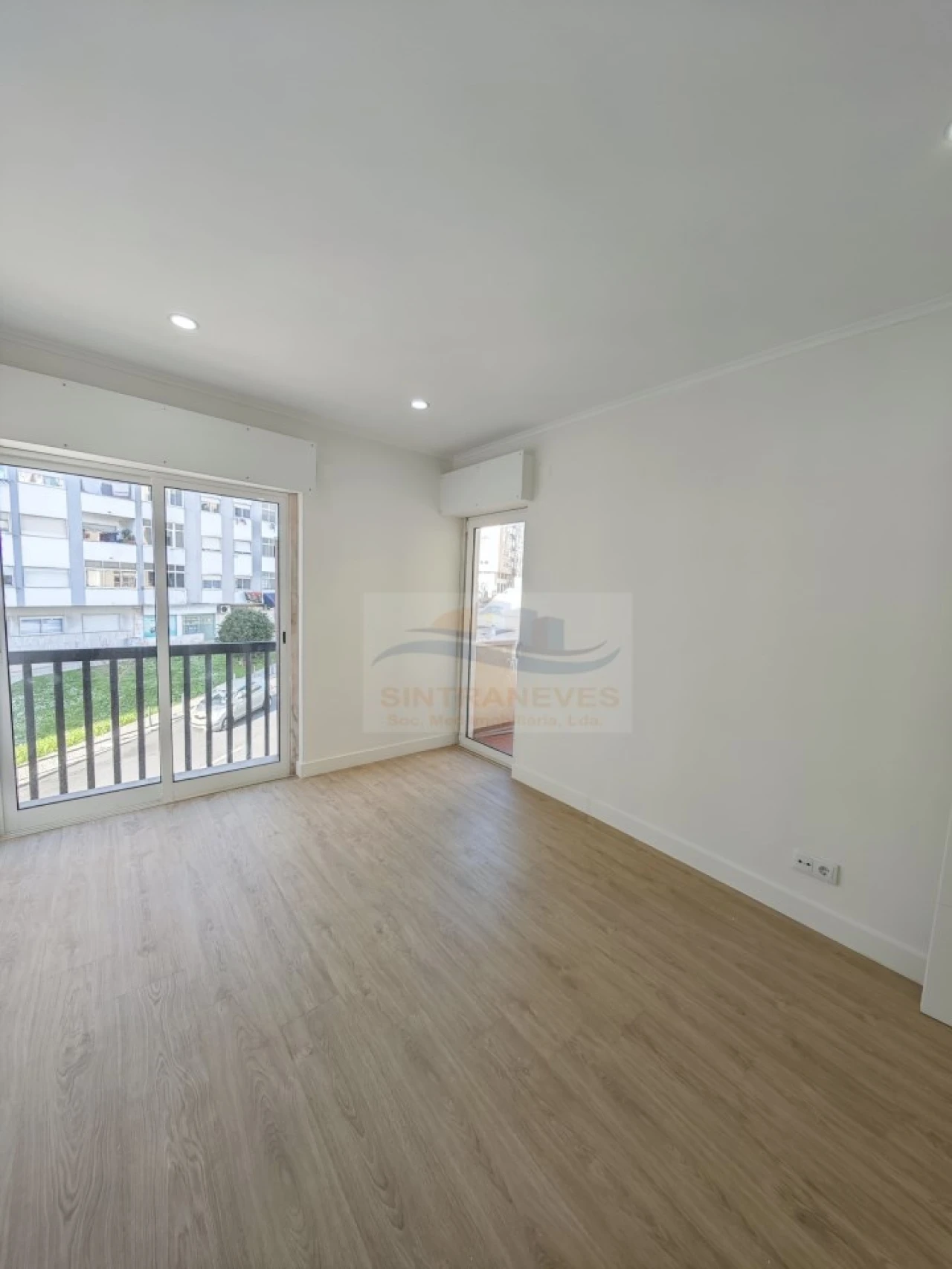 Apartamento T2 para Venda em Cacém e São Marcos Foto 12