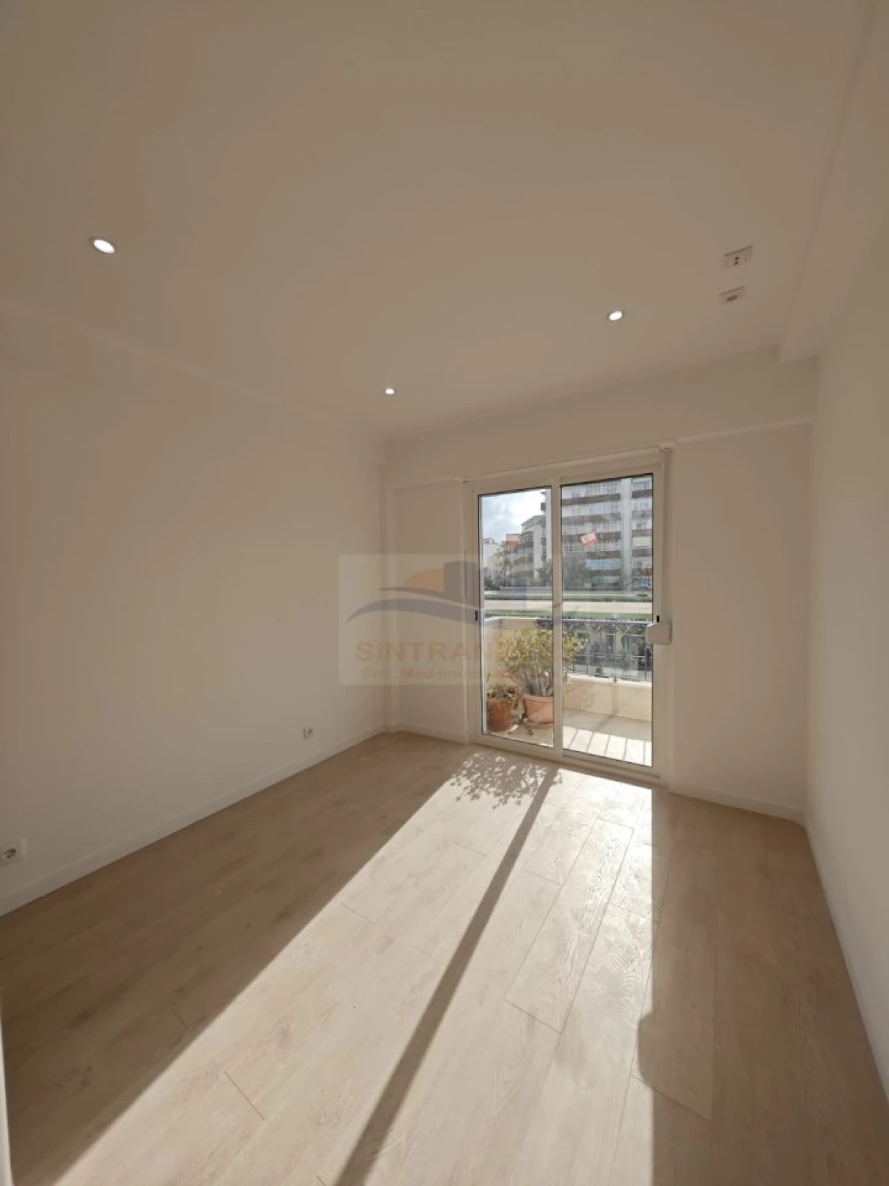 Apartamento T2 para Venda em Cacém e São Marcos Foto 15