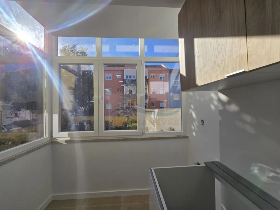 Apartamento T2 para Venda em Venteira Foto 2
