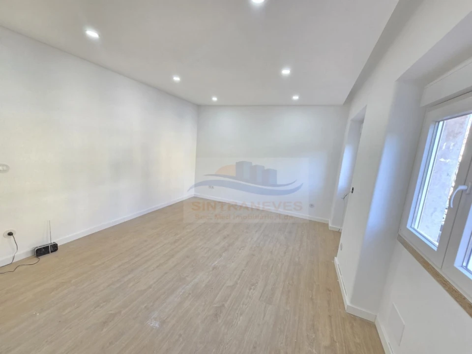 Apartamento T2 para Venda em Venteira Foto 9