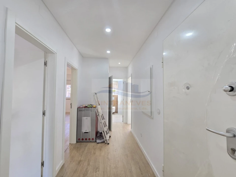 Apartamento T2 para Venda em Venteira Foto 13