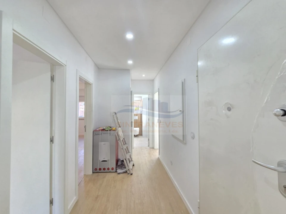 Apartamento T2 para Venda em Venteira Foto 18