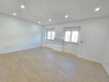 Apartamento T2 para Venda em Venteira