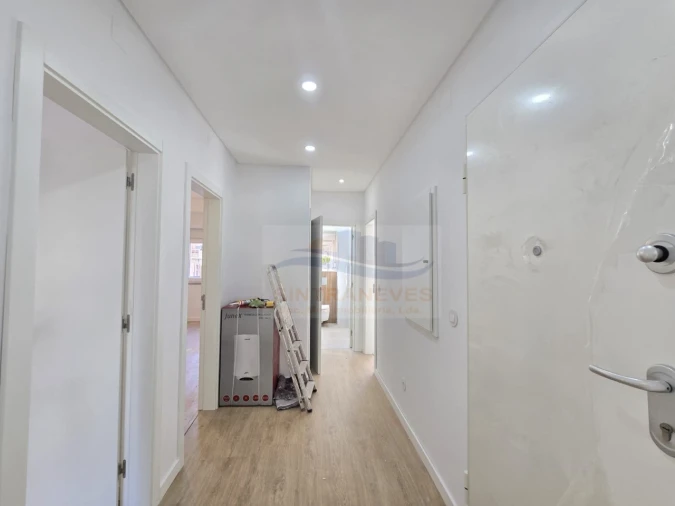Apartamento T2 para Venda em Venteira Foto 13