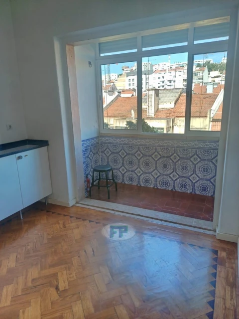 Apartamento T2 para Arrendamento em Arroios