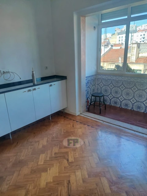 Apartamento T2 para Arrendamento em Arroios