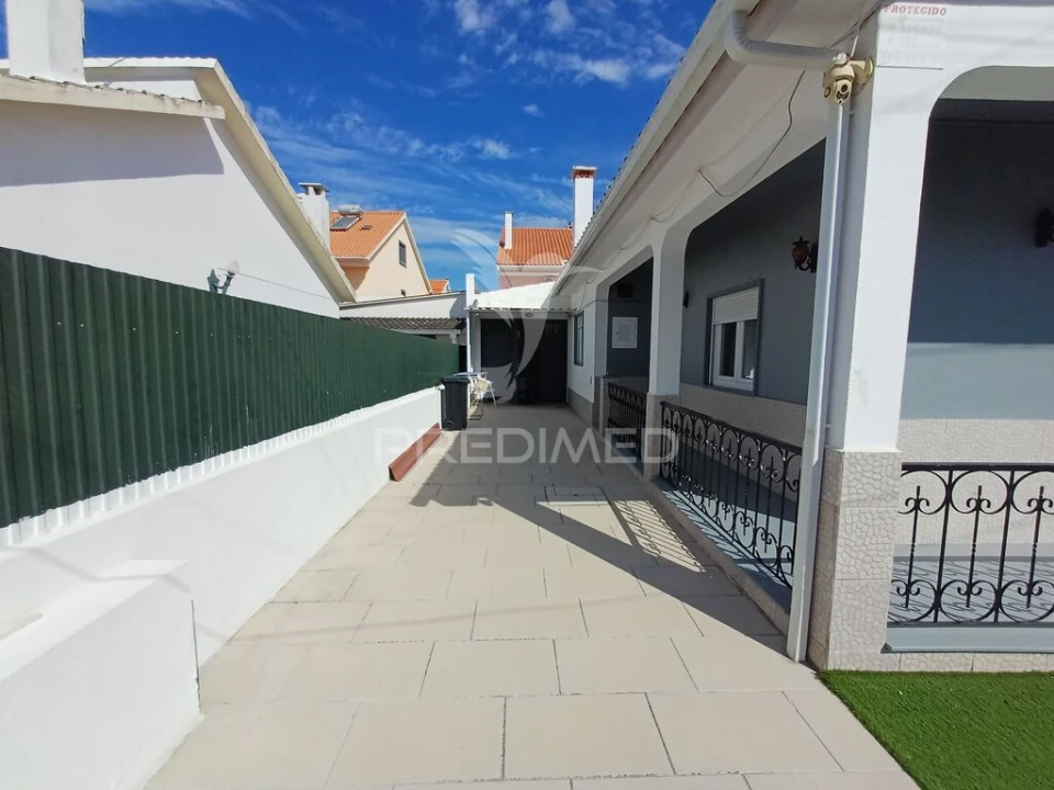 Moradia T3 para Venda em Quinta do Conde Foto 2