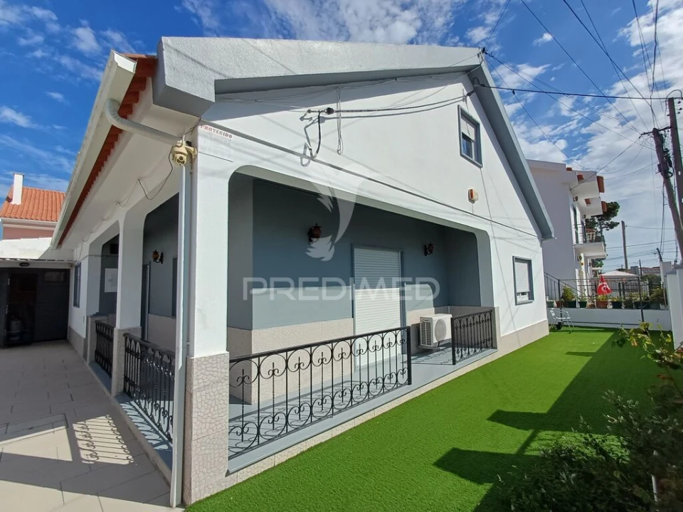 Moradia T3 para Venda em Quinta do Conde Foto 1
