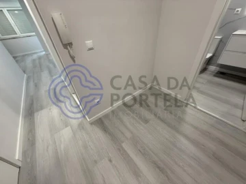 Apartamento T2 para Venda em Oeiras e São Julião da Barra, Paço de Arcos e Caxias