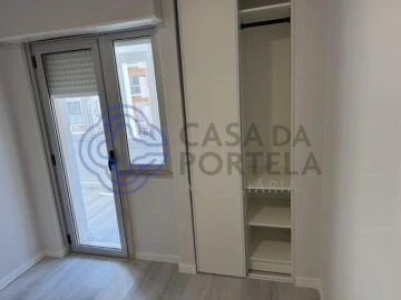 Apartamento T2 para Venda em Oeiras e São Julião da Barra, Paço de Arcos e Caxias