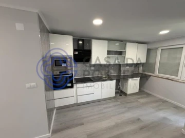 Apartamento T2 para Venda em Oeiras e São Julião da Barra, Paço de Arcos e Caxias
