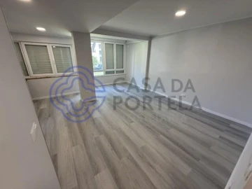 Apartamento T2 para Venda em Oeiras e São Julião da Barra, Paço de Arcos e Caxias
