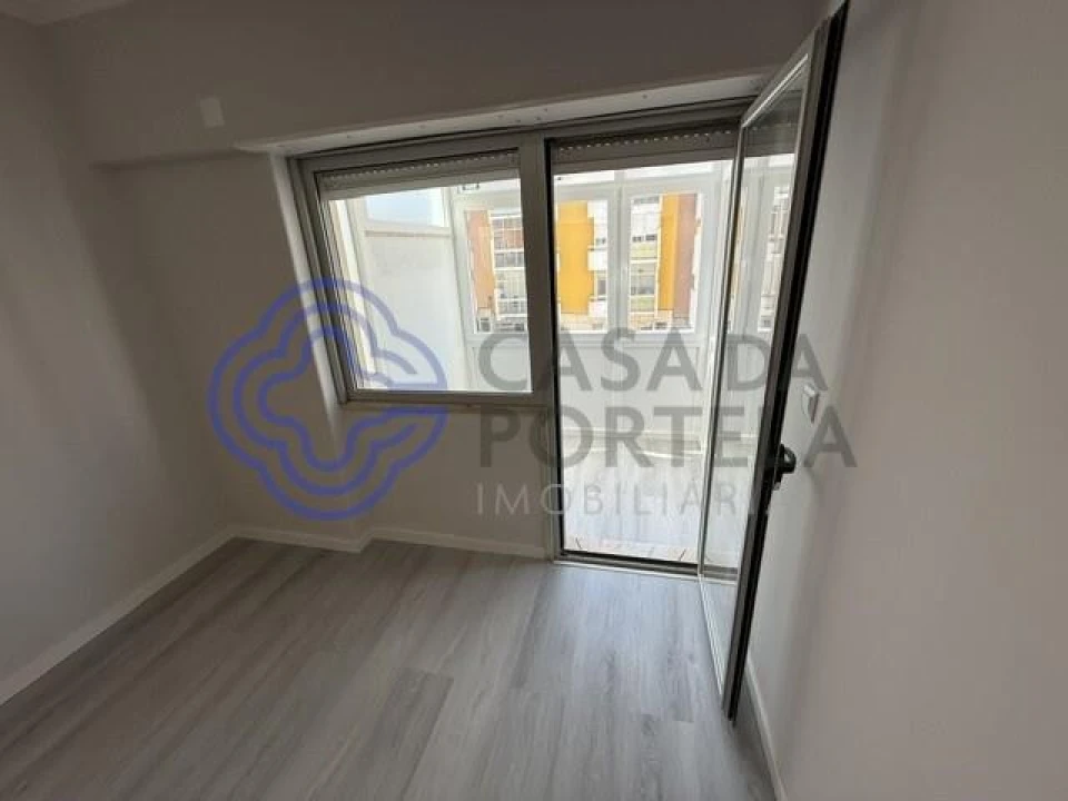 Apartamento T2 para Venda em Oeiras e São Julião da Barra, Paço de Arcos e Caxias Foto 28