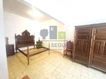 Moradia T5 para Venda em Safara e Santo Aleixo da Restauração