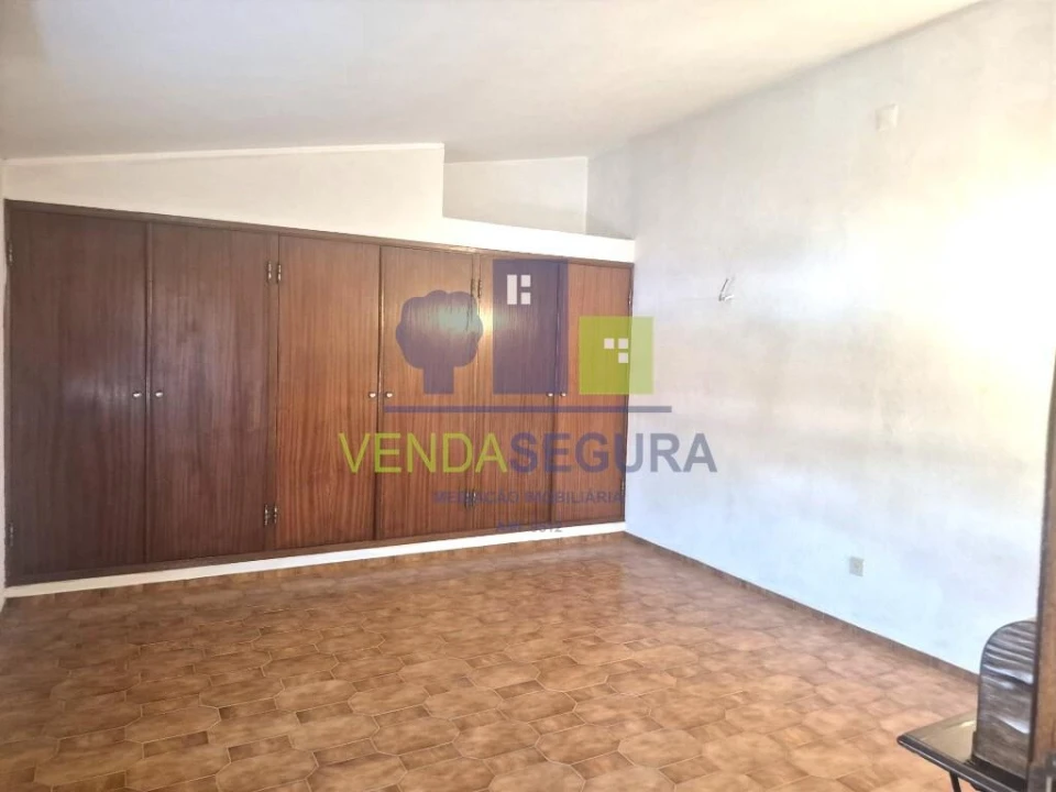Moradia T5 para Venda em Safara e Santo Aleixo da Restauração Foto 9