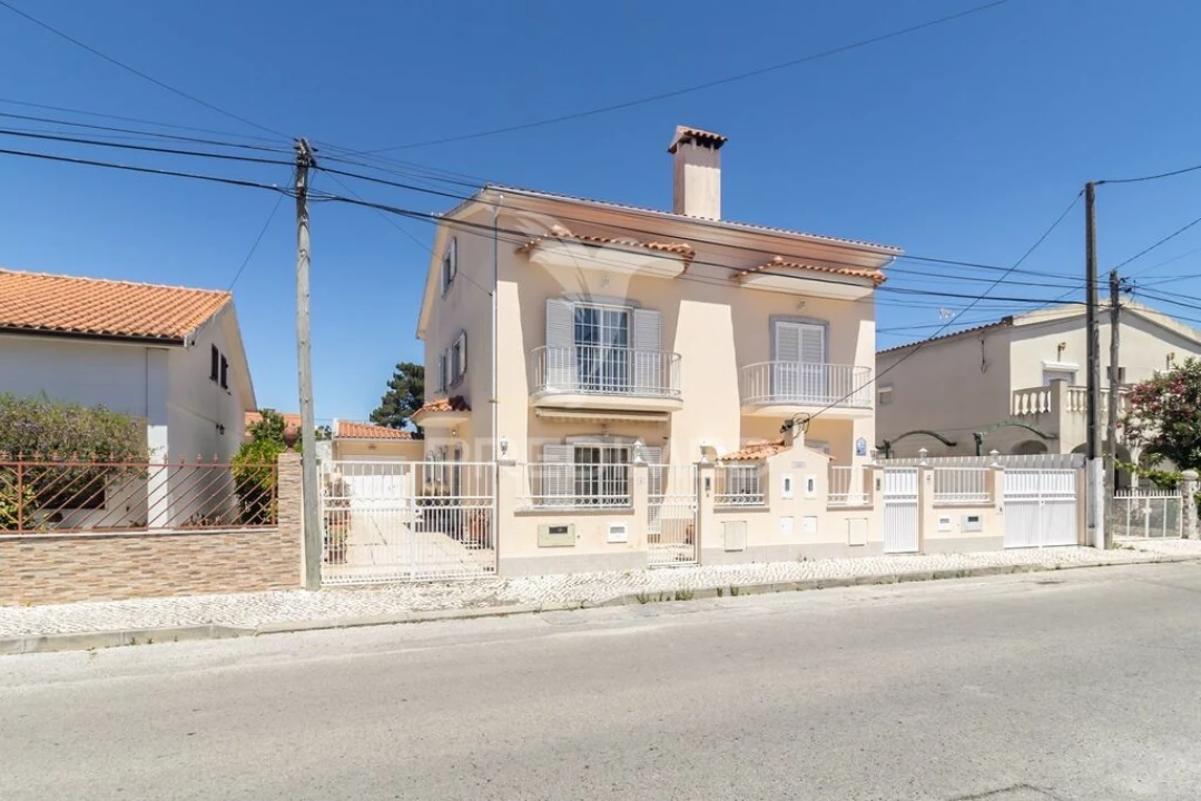 Moradia T3 para Venda em Quinta do Conde Foto 1