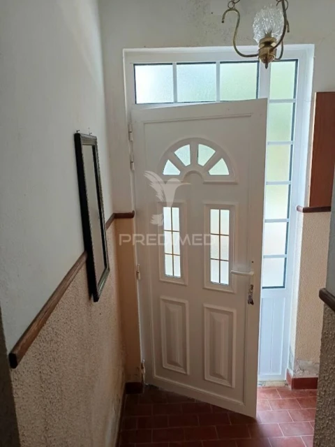 Moradia T4 para Venda em São Salvador e Santa Maria