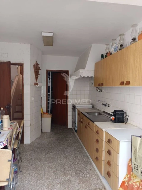 Moradia T4 para Venda em São Salvador e Santa Maria