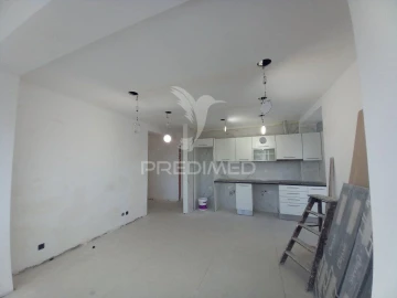Apartamento T4 para Venda em Laranjeiro e Feijó