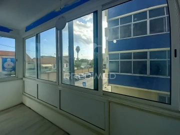 Apartamento T4 para Venda em Laranjeiro e Feijó