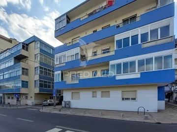 Apartamento T4 para Venda em Laranjeiro e Feijó