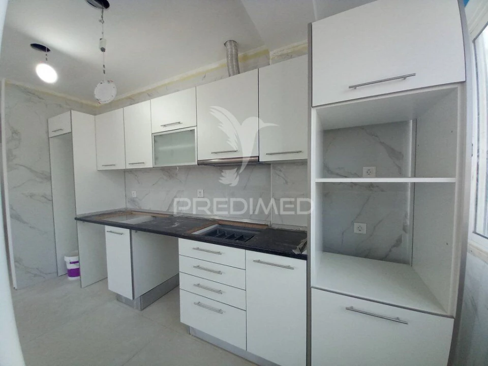 Apartamento T4 para Venda em Laranjeiro e Feijó Foto 9
