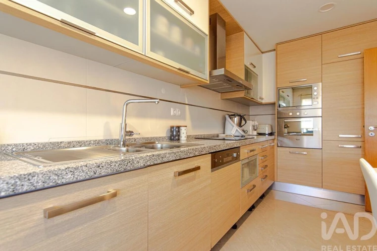 Apartamento T2 para Venda em Quarteira Foto 7
