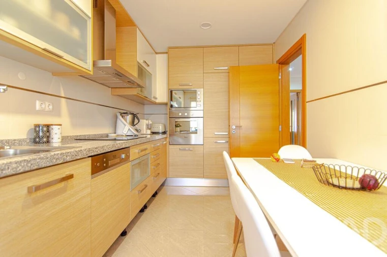 Apartamento T2 para Venda em Quarteira Foto 9