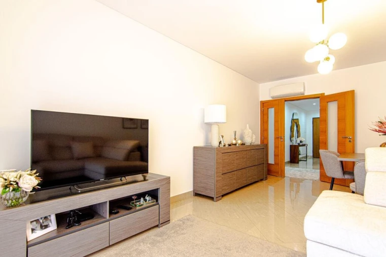 Apartamento T2 para Venda em Quarteira Foto 2