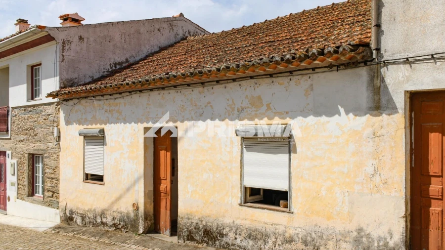 Moradia T1 para Venda em Cebolais de Cima e Retaxo