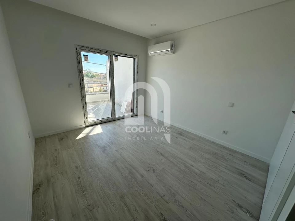 Apartamento T2 para Venda em Seixal, Arrentela e Aldeia de Paio Pires Foto 4